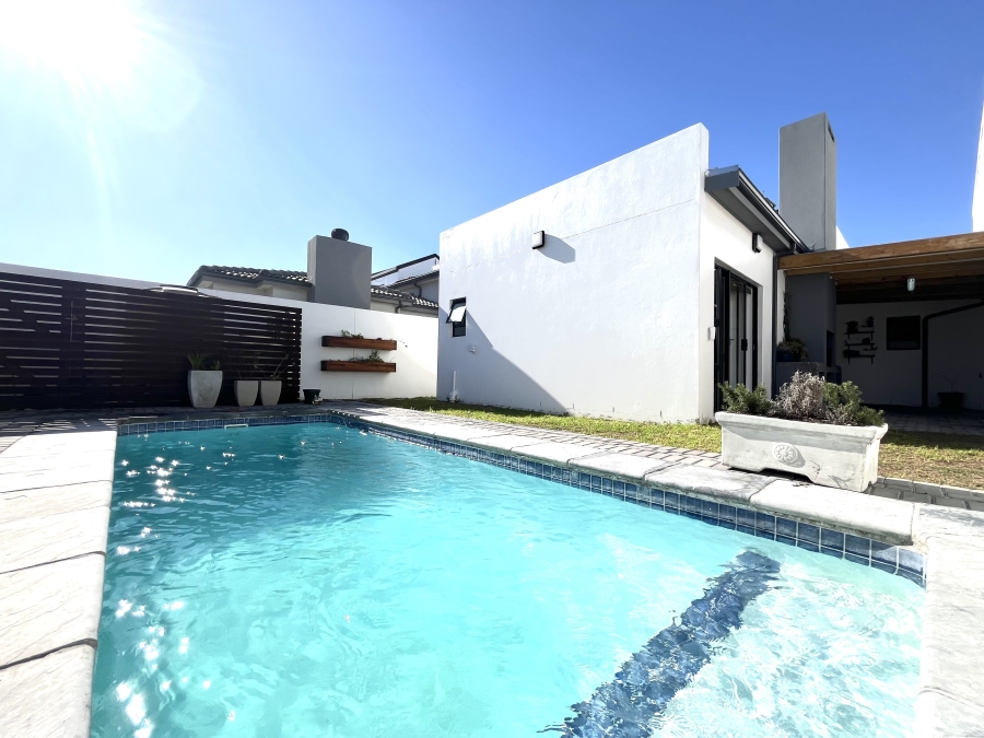 3 Bedroom Property for Sale in Sandown Western Cape